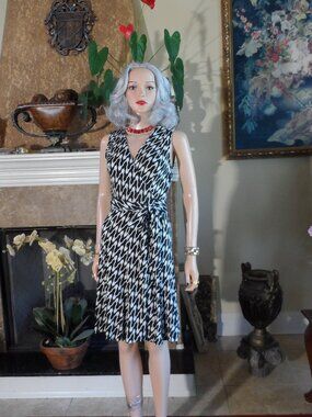 Diane von Furstenberg Black & White Printed Wrap Dress Size XS